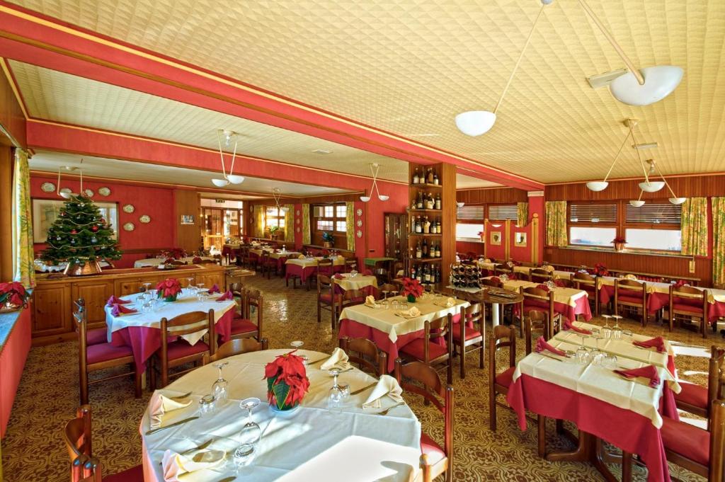 Restaurace v ubytování Albergo Ponte di Nava