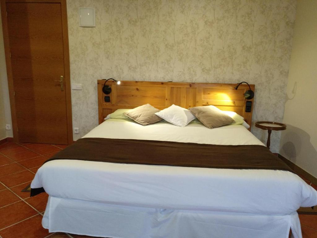 Postel nebo postele na pokoji v ubytování Mas Trucafort - Masia Braseria - Alojamiento Adults only