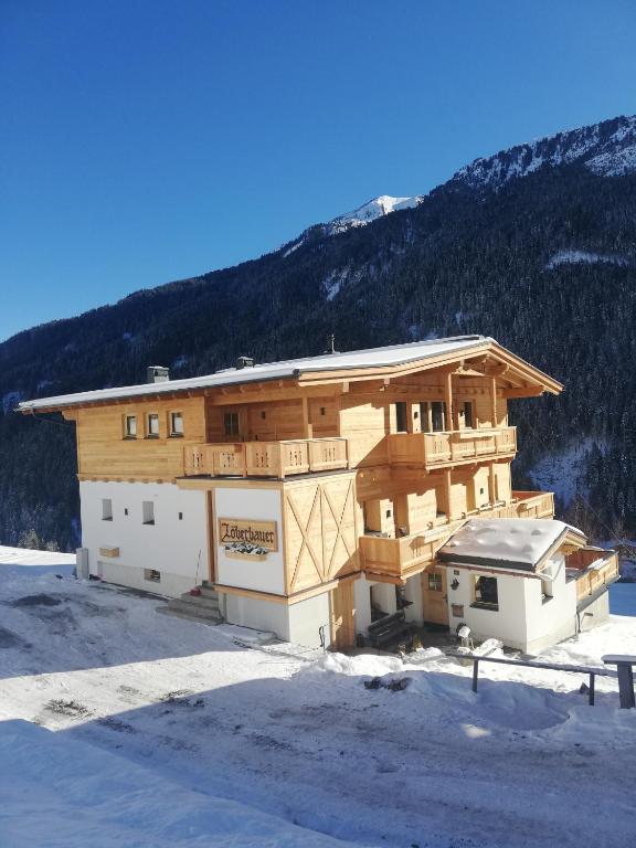 Nespecifikovaný výhled na hory nebo výhled na hory při pohledu z bed and breakfast
