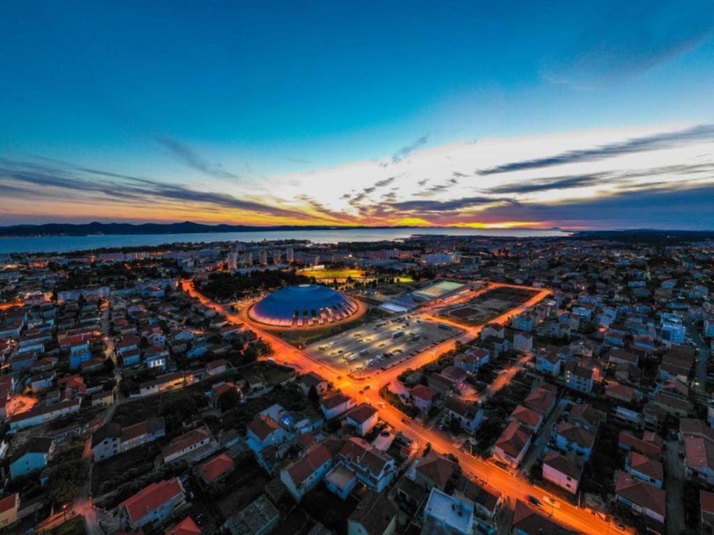 Pohľad na východ alebo západ slnka z apartmánu alebo blízkeho okolia