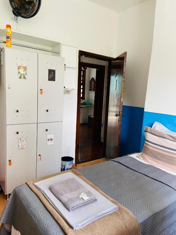 Postel nebo postele na pokoji v ubytování Rota BH Hostel