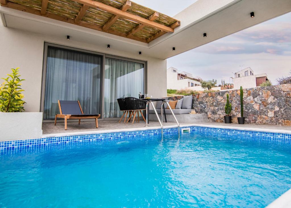 Bazén v ubytování Kaktus Suites Private Pool nebo v jeho okolí