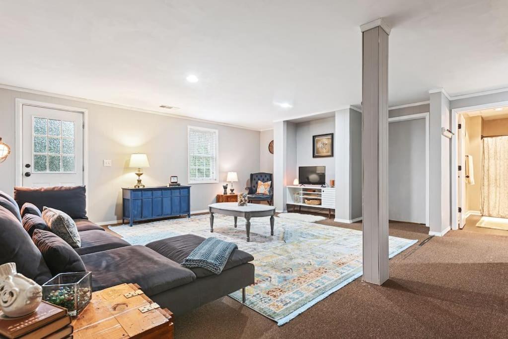 Comfortable Basement Apartment, Fayetteville (updated prices 2024)