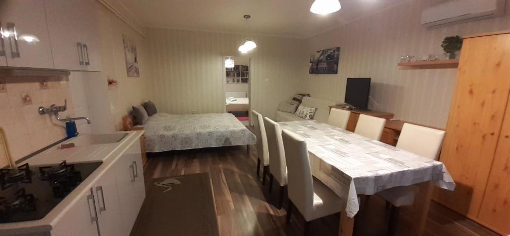 Oázis Apartmanház 4200 Hajdúszoboszló, Bartók Béla utca 2. kép - 1