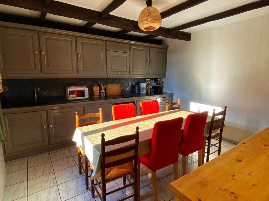 Kuchyň nebo kuchyňský kout v ubytování Maison Maissin