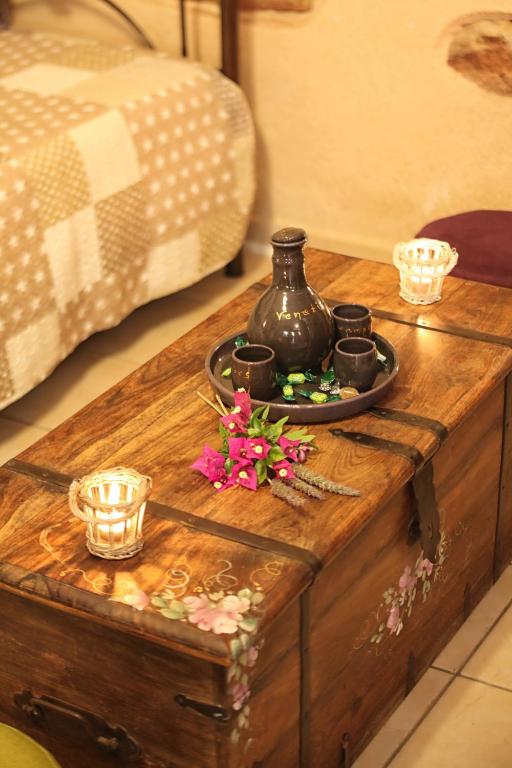 A bed or beds in a room at Venetis Luxury Apartments