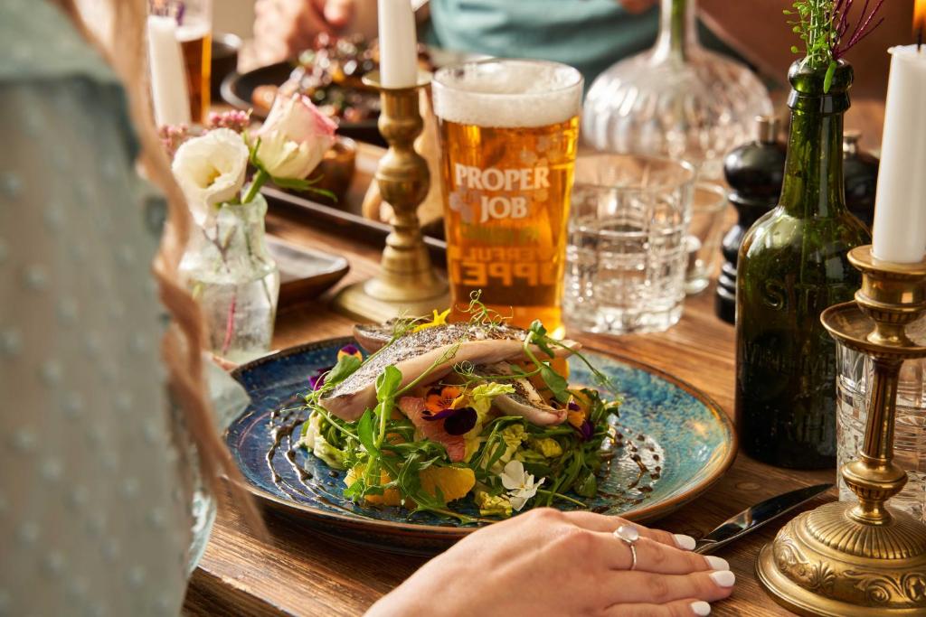 The Globe - Resim 40