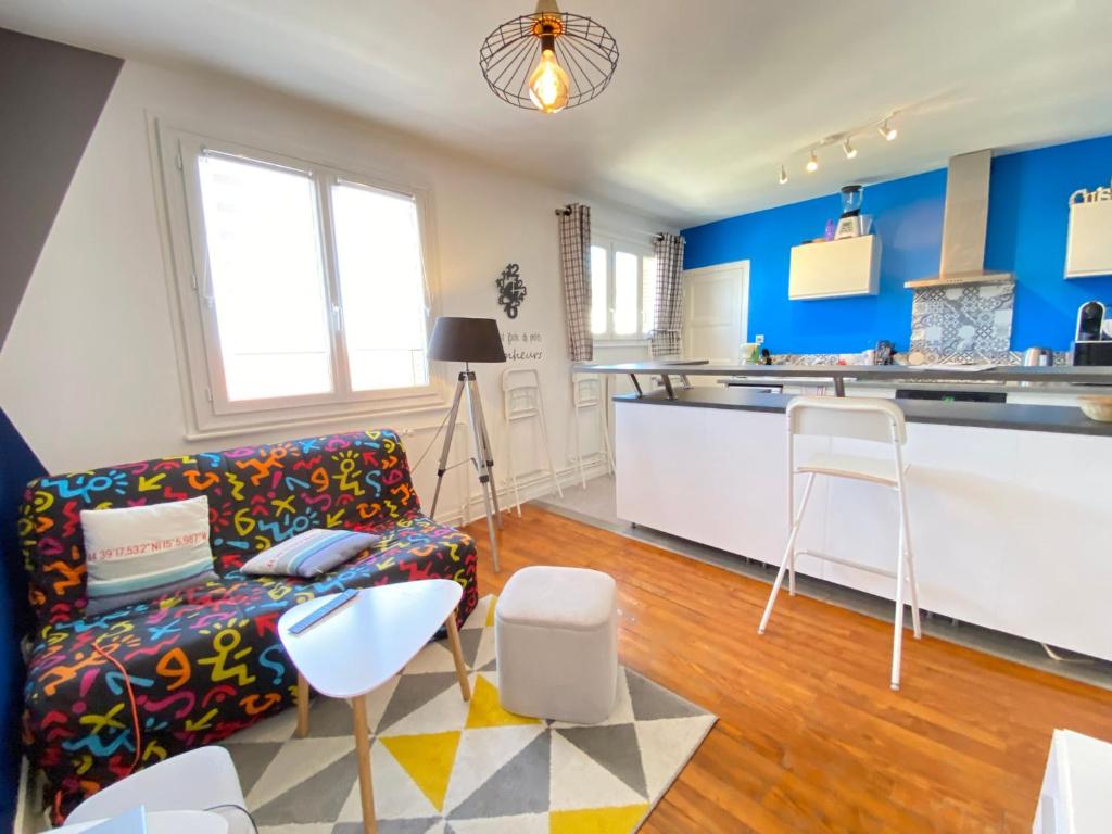 Photo de la galerie de l'établissement Appartement 3 pièces rénové, proche centre-ville d'Annecy, balcon et équipements modernes - FR-1-432-14, à Annecy