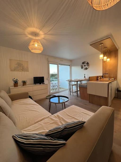 Posteľ alebo postele v izbe v ubytovaní Appartement vue sur mer, 100 m de la plage