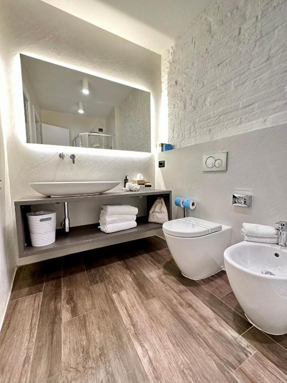 A bathroom at Globus Urban Hotel