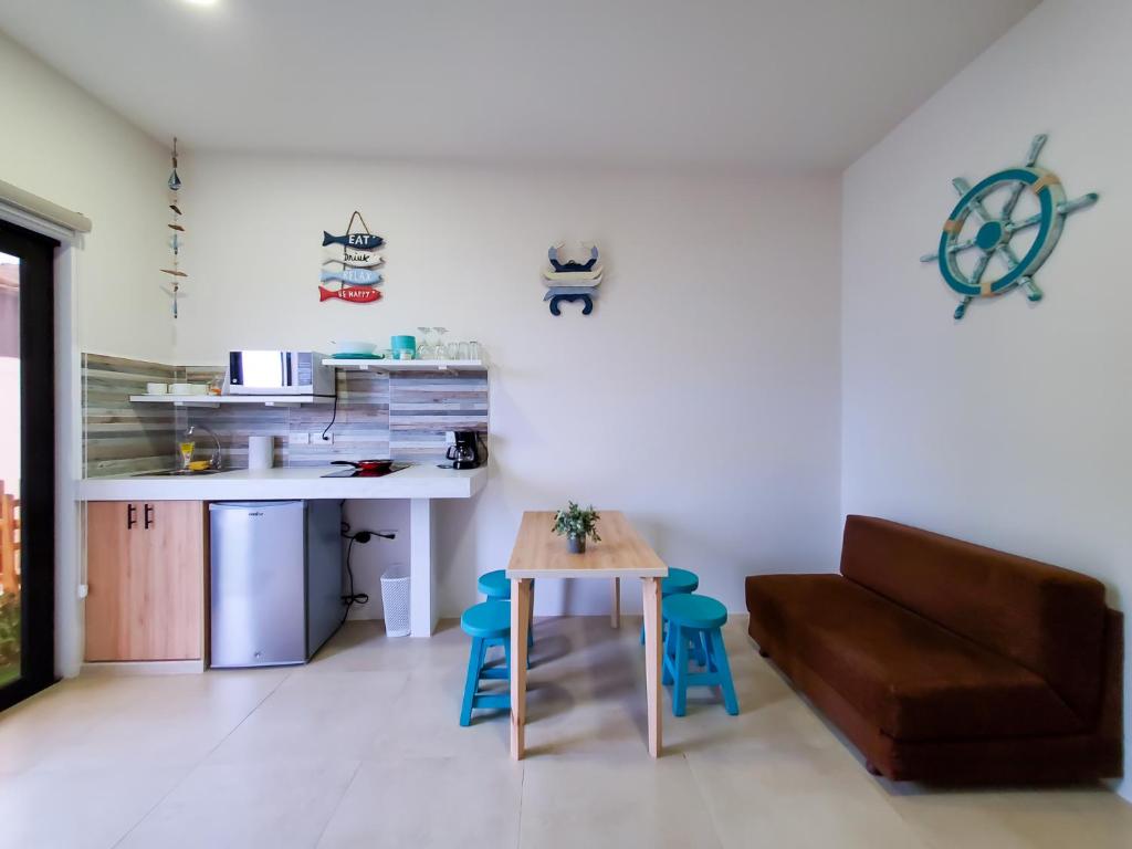 SUITES BRISAMAR PLAYA SANTA MARIANITA Manta