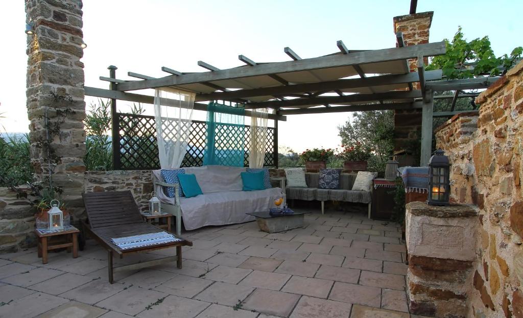A seating area at Venetis Luxury Apartments