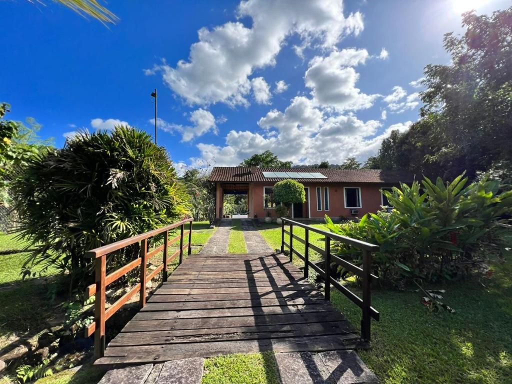 Κήπος έξω από το Recanto Lírio da Paz