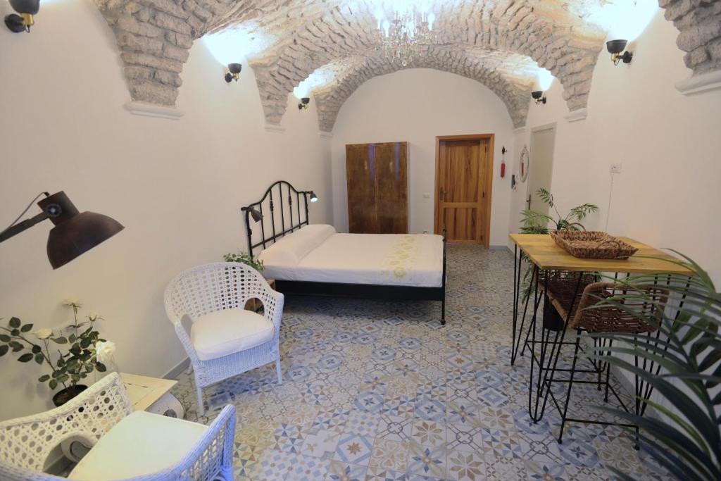 Large stunning studio apartment central location