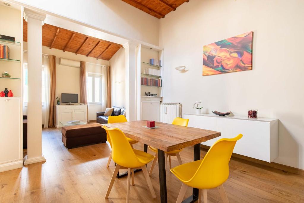 Modern & Bright in Oltrarno, Steps to Boboli & Pitti