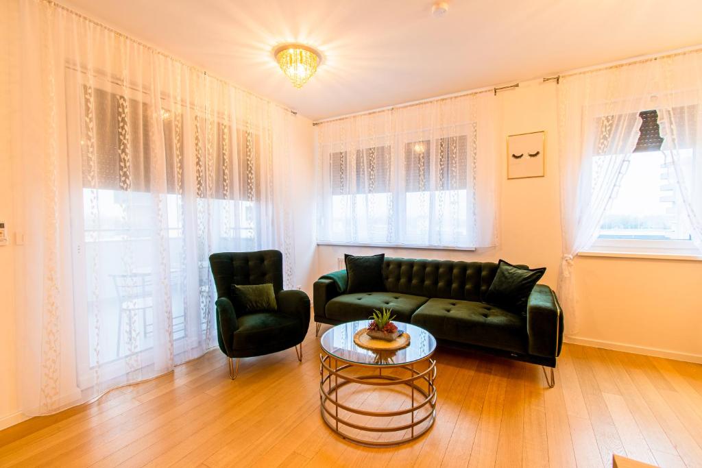 Posedenie v ubytovaní Flexible SelfCheckIns 38 - Zagreb - Garage - Loggia - New - Luxury -