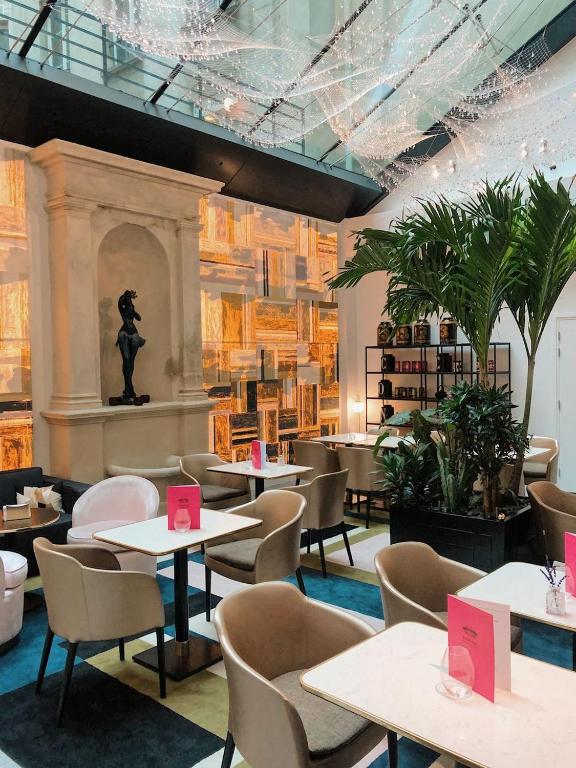 Restaurace v ubytování Fauchon l'Hôtel Paris