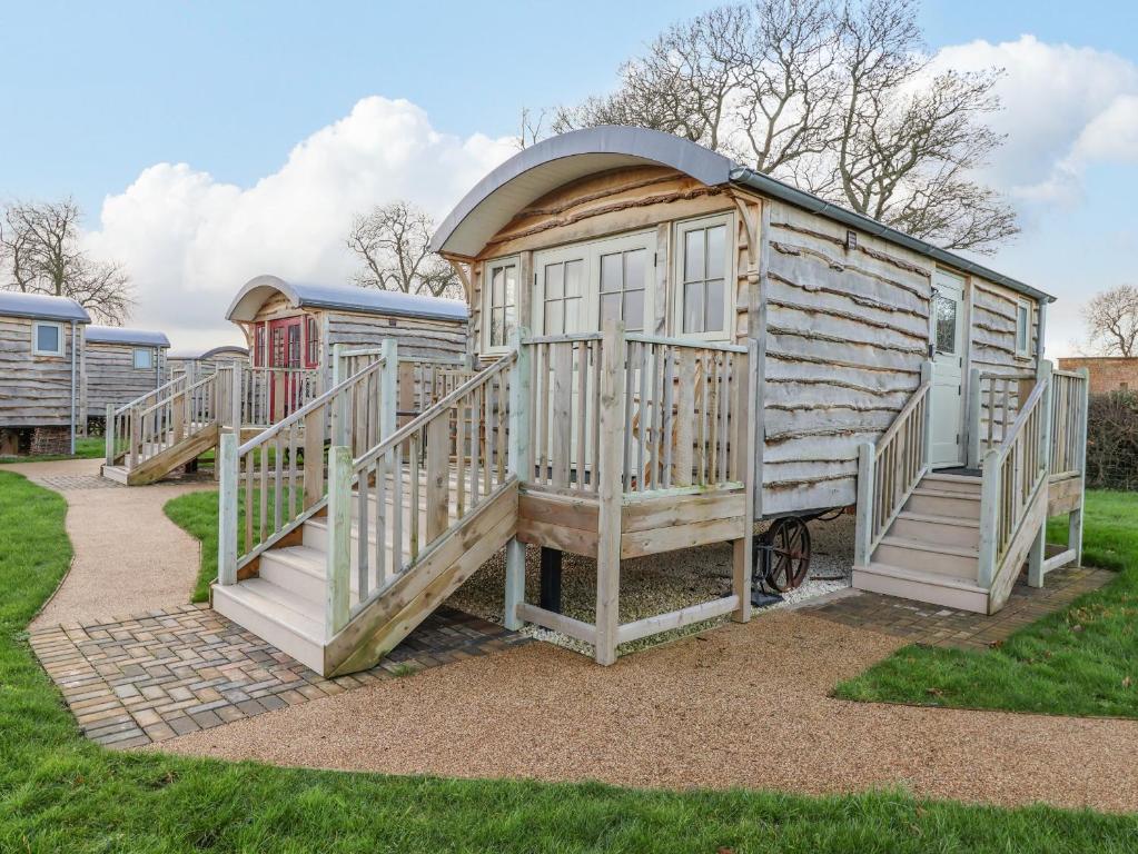 Vườn quanh Folklore