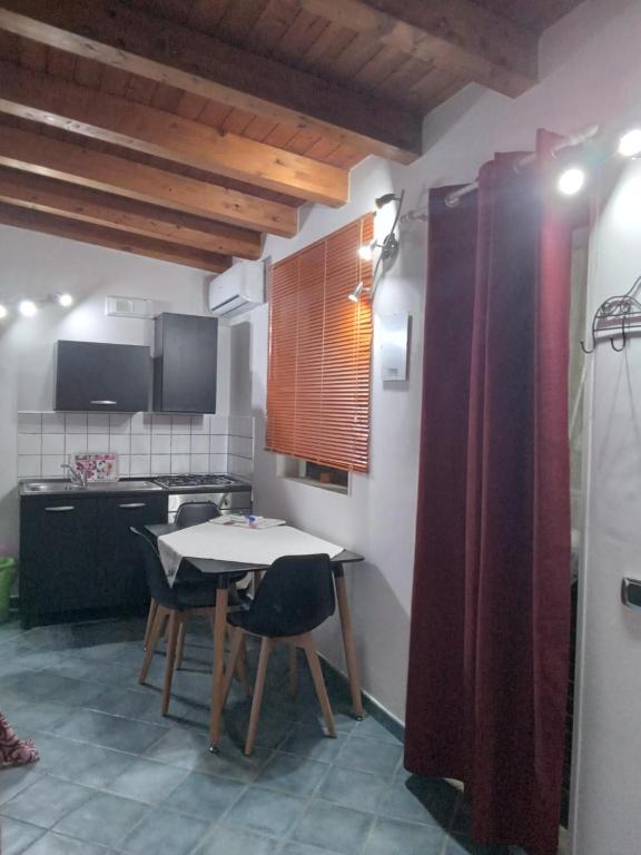 A kitchen or kitchenette at Villa Lucia