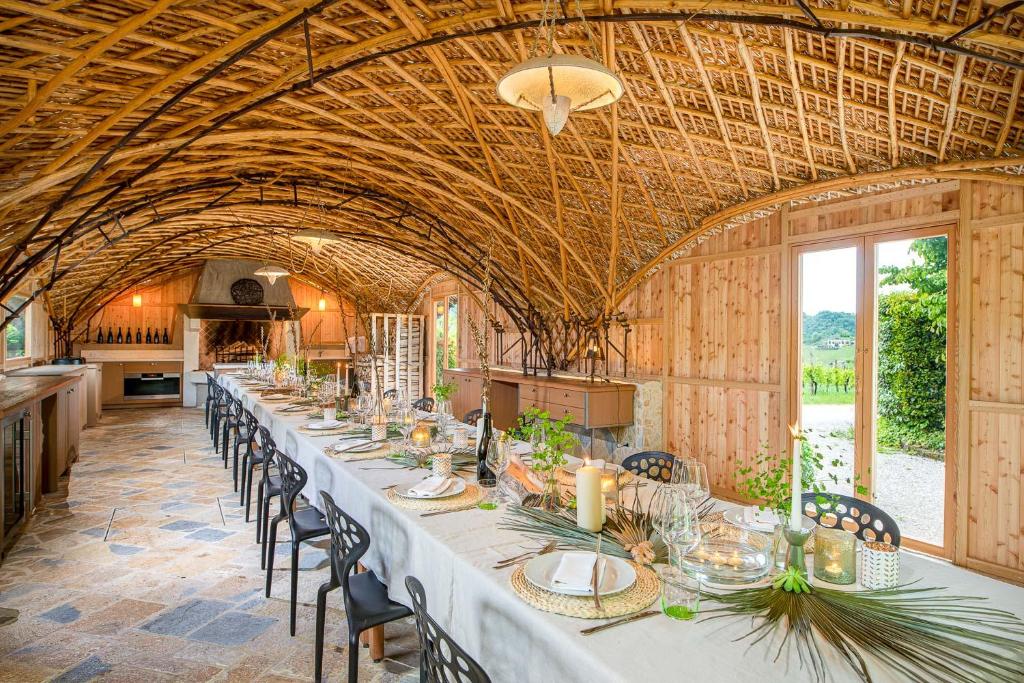 A restaurant or other place to eat at Duca Di Dolle Wine & Relais