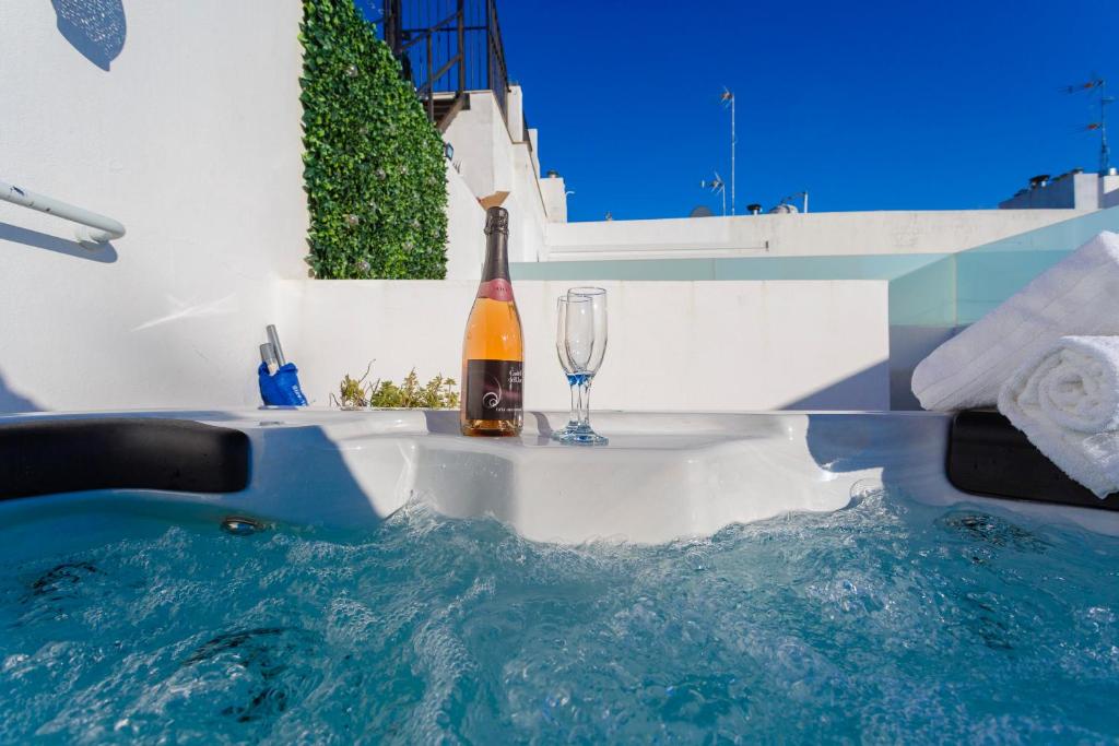 Atico & Jacuzzi CRUZ by Cadiz4Rentals, Cádiz – Updated 2023 ...