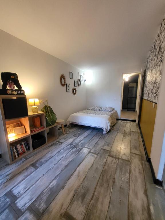 Zdjęcie z galerii obiektu Grasse, superbe 2 pièces à 2 minutes du centre w mieście Grasse