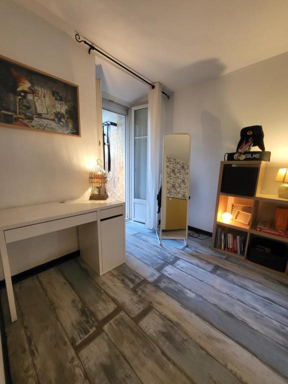 Zdjęcie z galerii obiektu Grasse, superbe 2 pièces à 2 minutes du centre w mieście Grasse