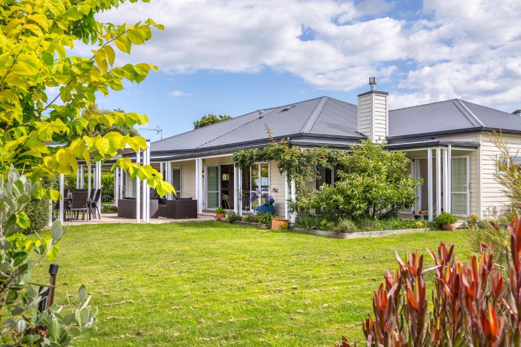 Luxury On Maple, Martinborough (updated prices 2024)
