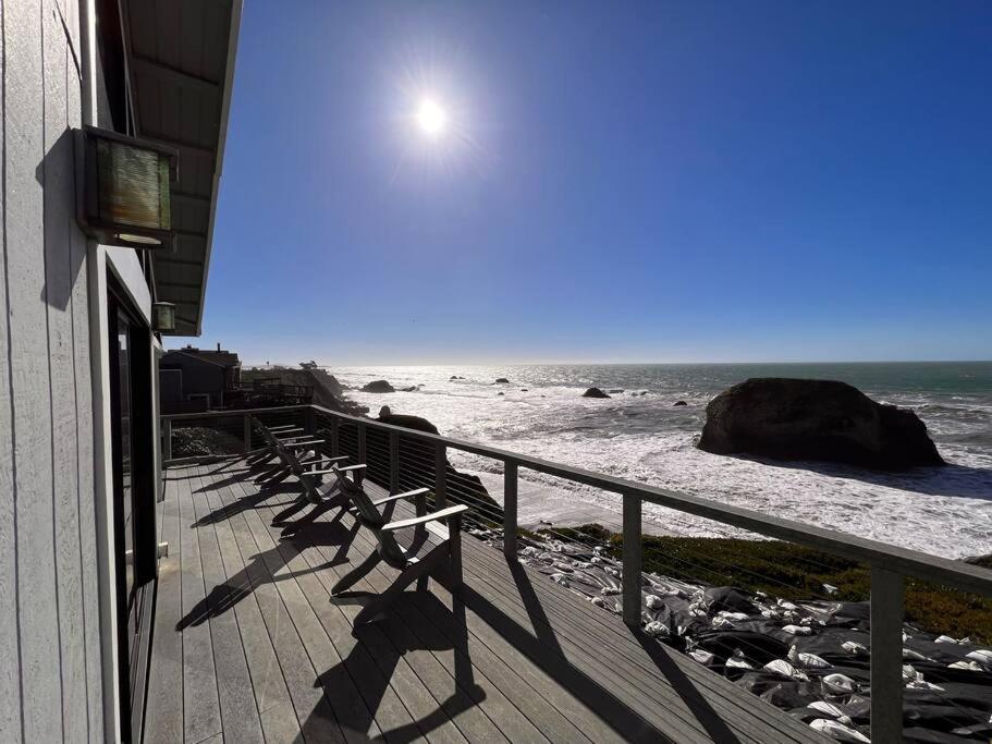 Stunning Oceanfront Escape - Housity