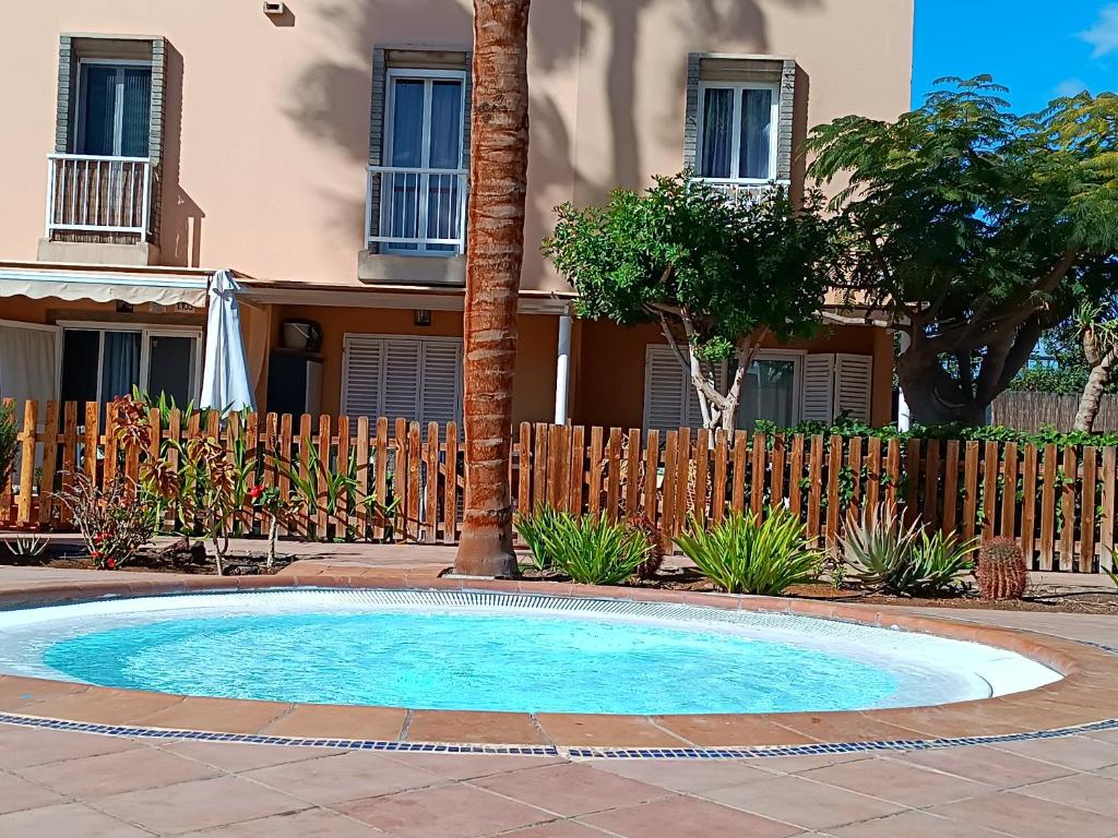 Bazén v ubytovaní Cozy Bungalow Maspalomas Green alebo v jeho blízkosti