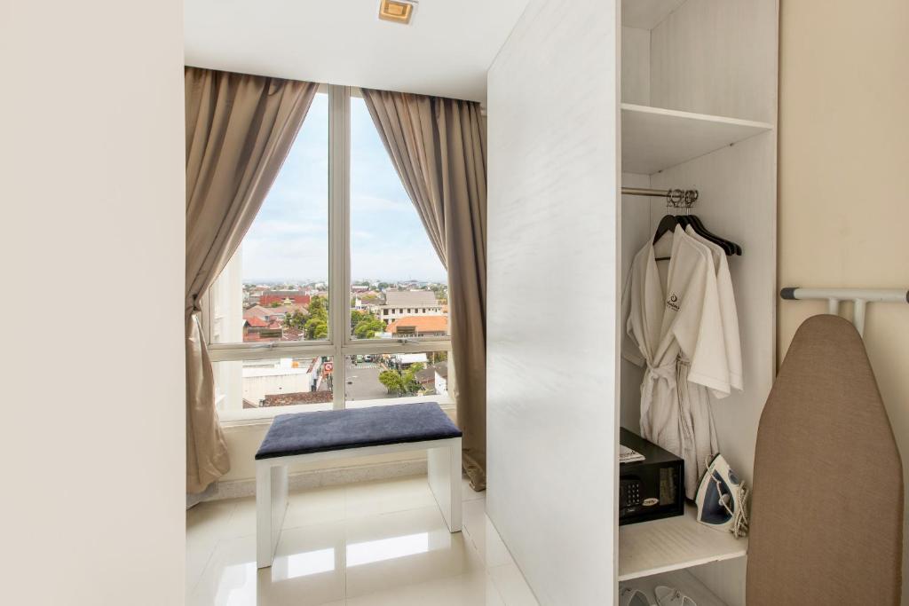 Jambuluwuk Malioboro Hotel Yogyakarta - Deluxe Premier Room