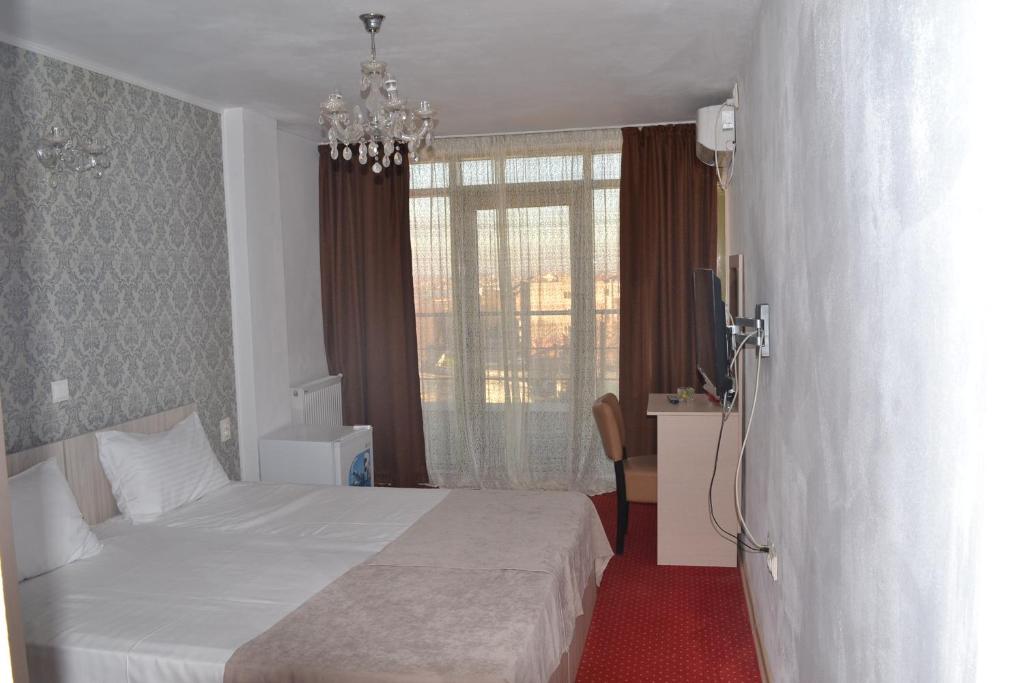Live Tulcea Hotel - Dreizimmer Mit Eigenem Bad