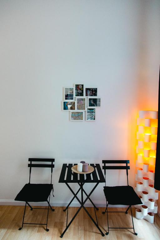Posedenie v ubytovaní Black & White Apartment with a gift soft PANDA