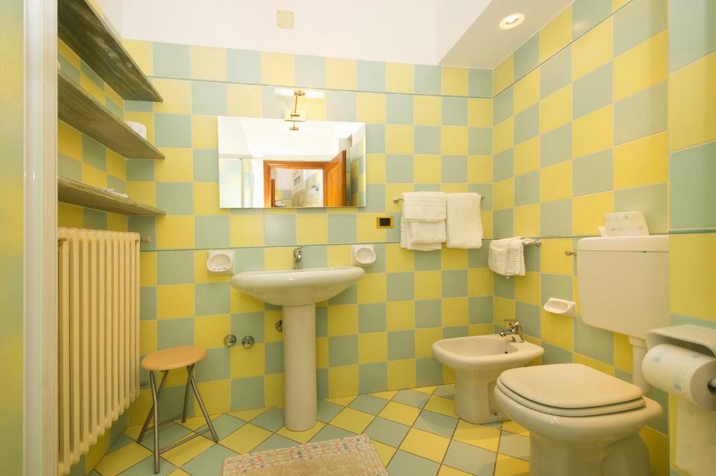 Koupelna v ubytování Albergo Ponte di Nava