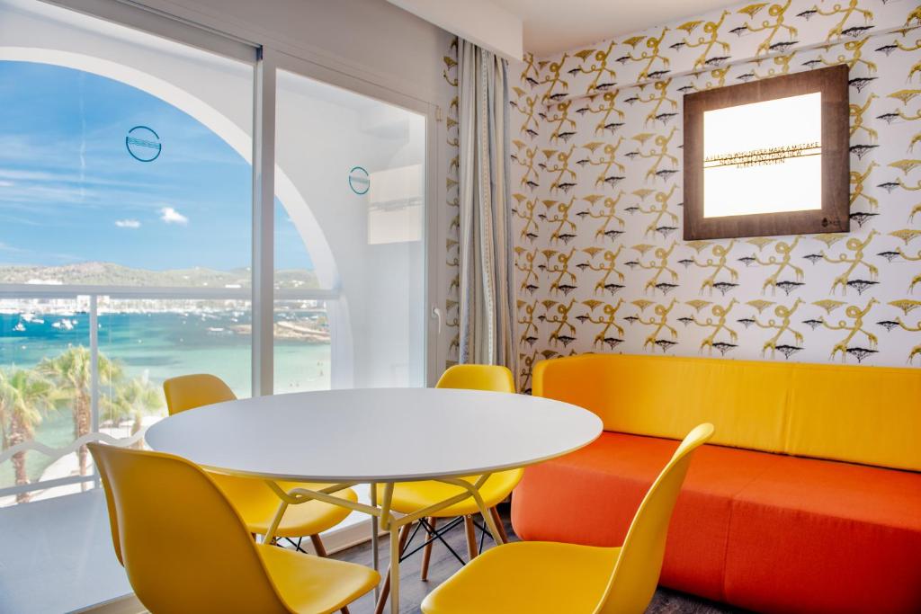 Apartamentos La Kiki, Bahia de Sant Antoni – Bijgewerkte ...