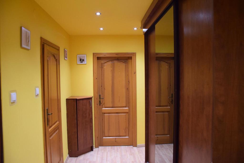 Fotografia z galérie ubytovania Apartament Julia 1-6 os II piętro z dwoma sypialniami v destinácii Kielce
