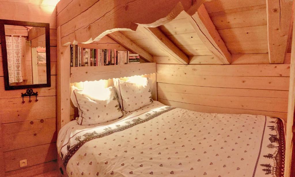 Postel nebo postele na pokoji v ubytování Alpen Lounge