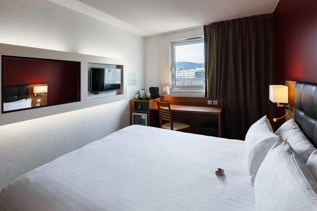 Holiday Inn Clermont Ferrand Centre, an IHG Hotel - Salle Queen Standard - étage Supérieur