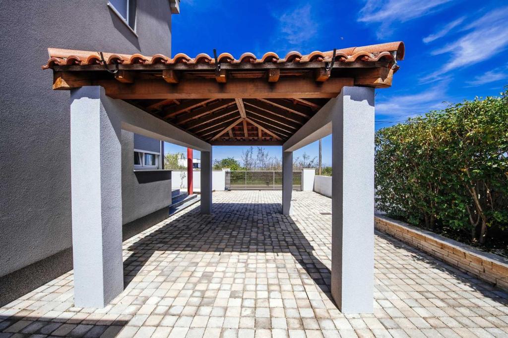 Budova, v ktorej sa vila nachádza