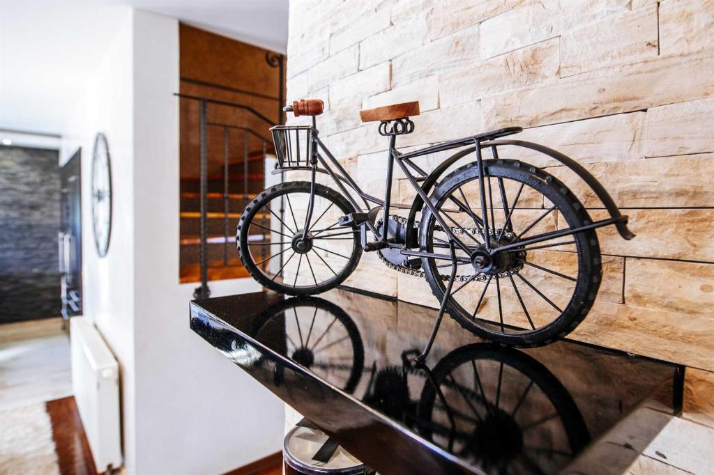 Jazda na bicykli v okolí ubytovania Villa Enna with heated pool, Zadar