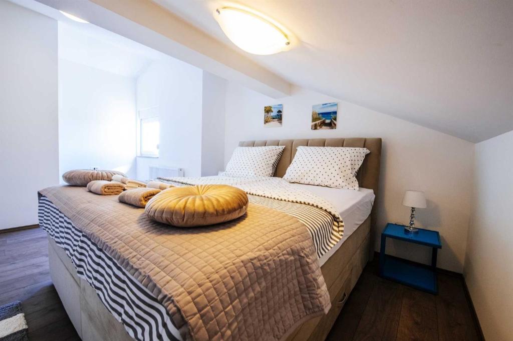 Posteľ alebo postele v izbe v ubytovaní Villa Enna with heated pool, Zadar