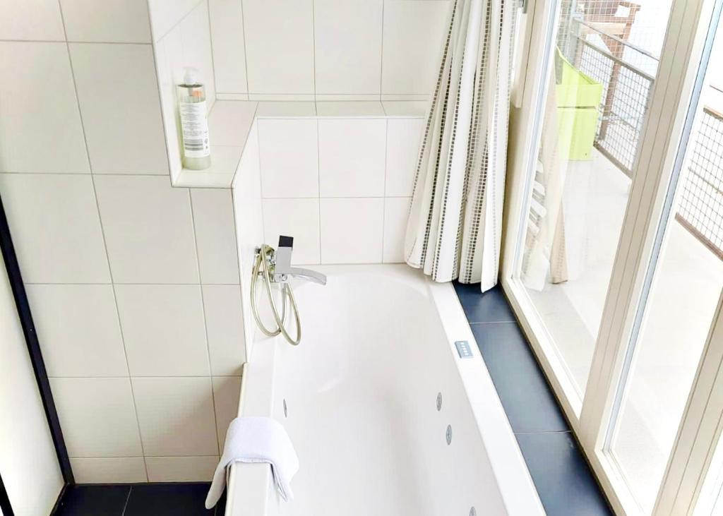 Hawa Apartment - two balcony - by PA - Resim 13