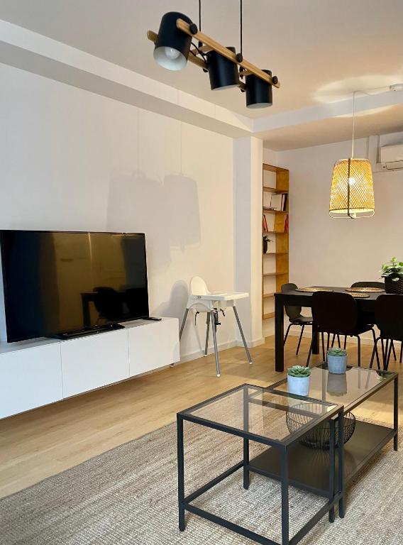 Home Las Burgas D&C - 1