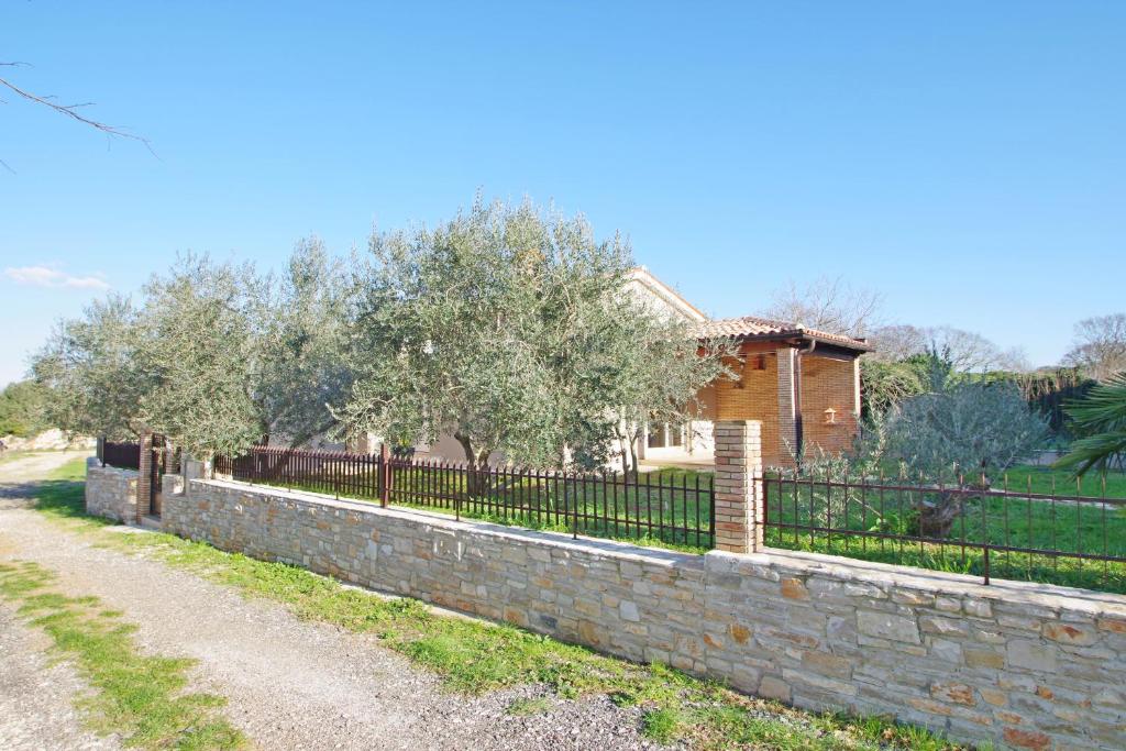House Matteo, Valdenaga