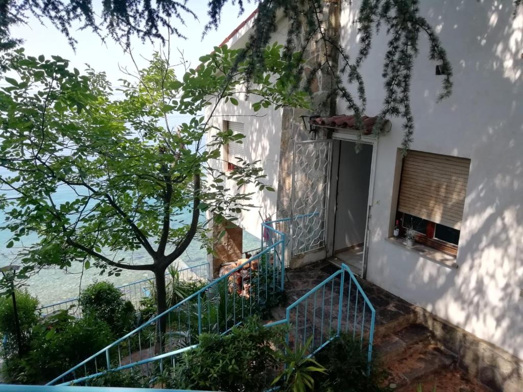 Galeriebild der Unterkunft Locazione Turistica Sul Mare Strada Costiera 244, Trieste in Santa Croce Mare