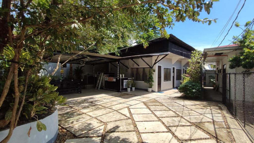 Ezekiel Transient House 6
