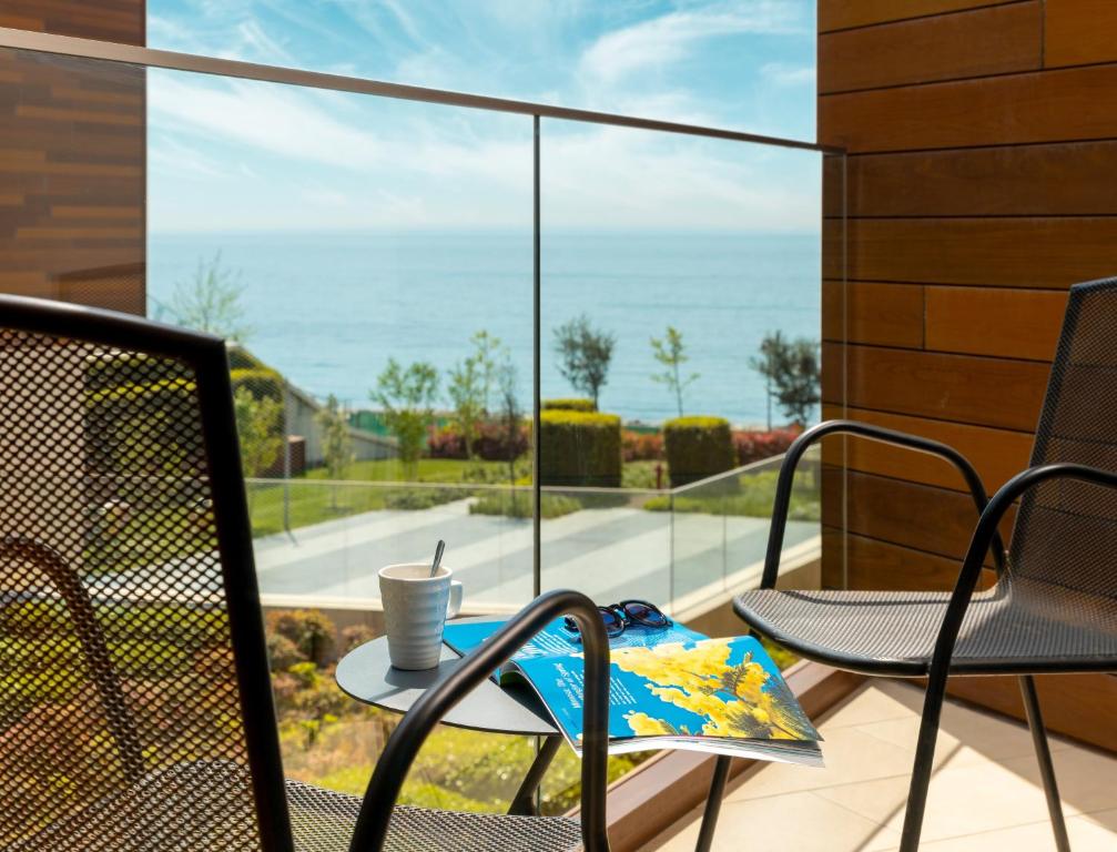 Crowne Plaza Florya Istanbul by IHG - Premium King Room With Side Sea View