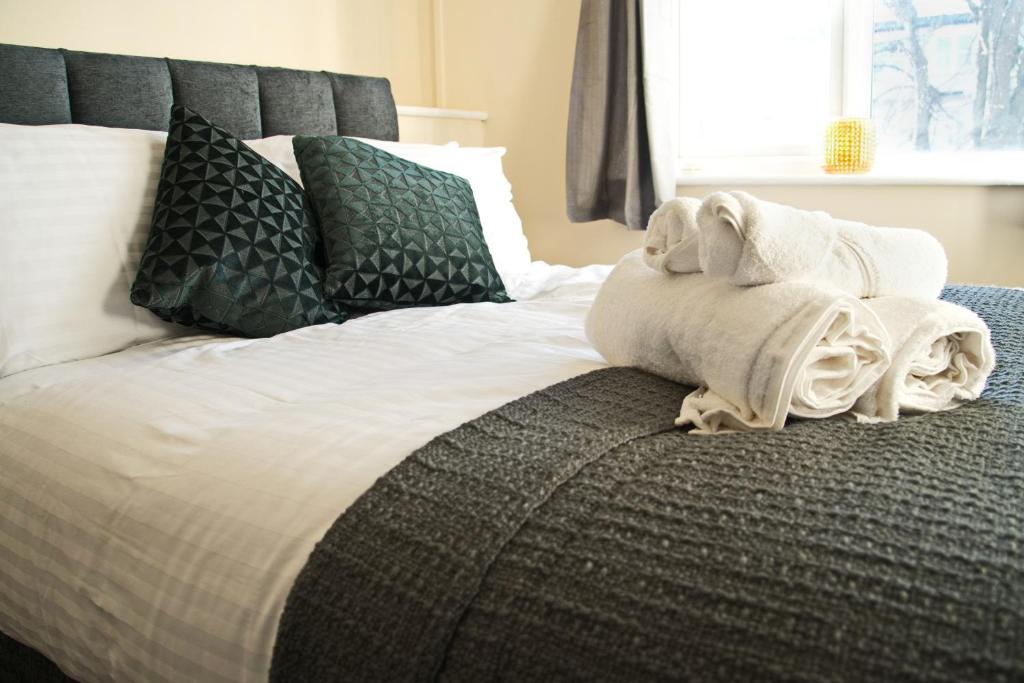 Кровать или кровати в номере Host & Stay - Clacton Coastal Hideaway