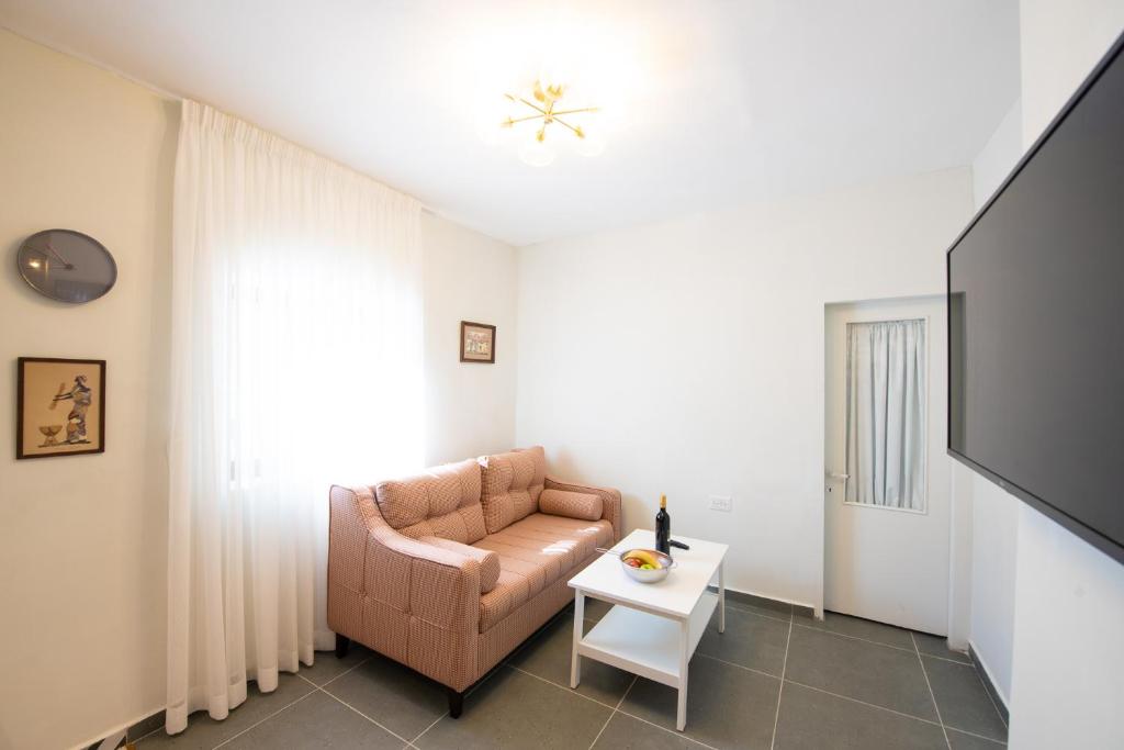 PORT CITY HAIFA - Vintage 1 Bdrm Garden next to Rambam - Appartement D'une Chambre