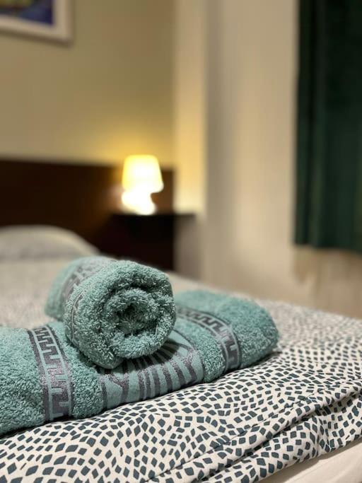 Posteľ alebo postele v izbe v ubytovaní 1#Parliament Sunflower Apartments Room